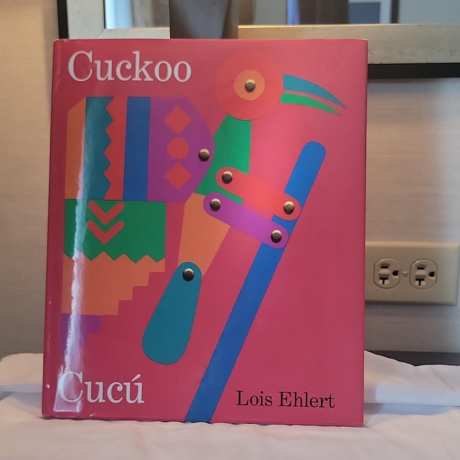Cuckoo / Cucú / A Mexican Folktale by Lois Ehlert Bilingual Hardcover