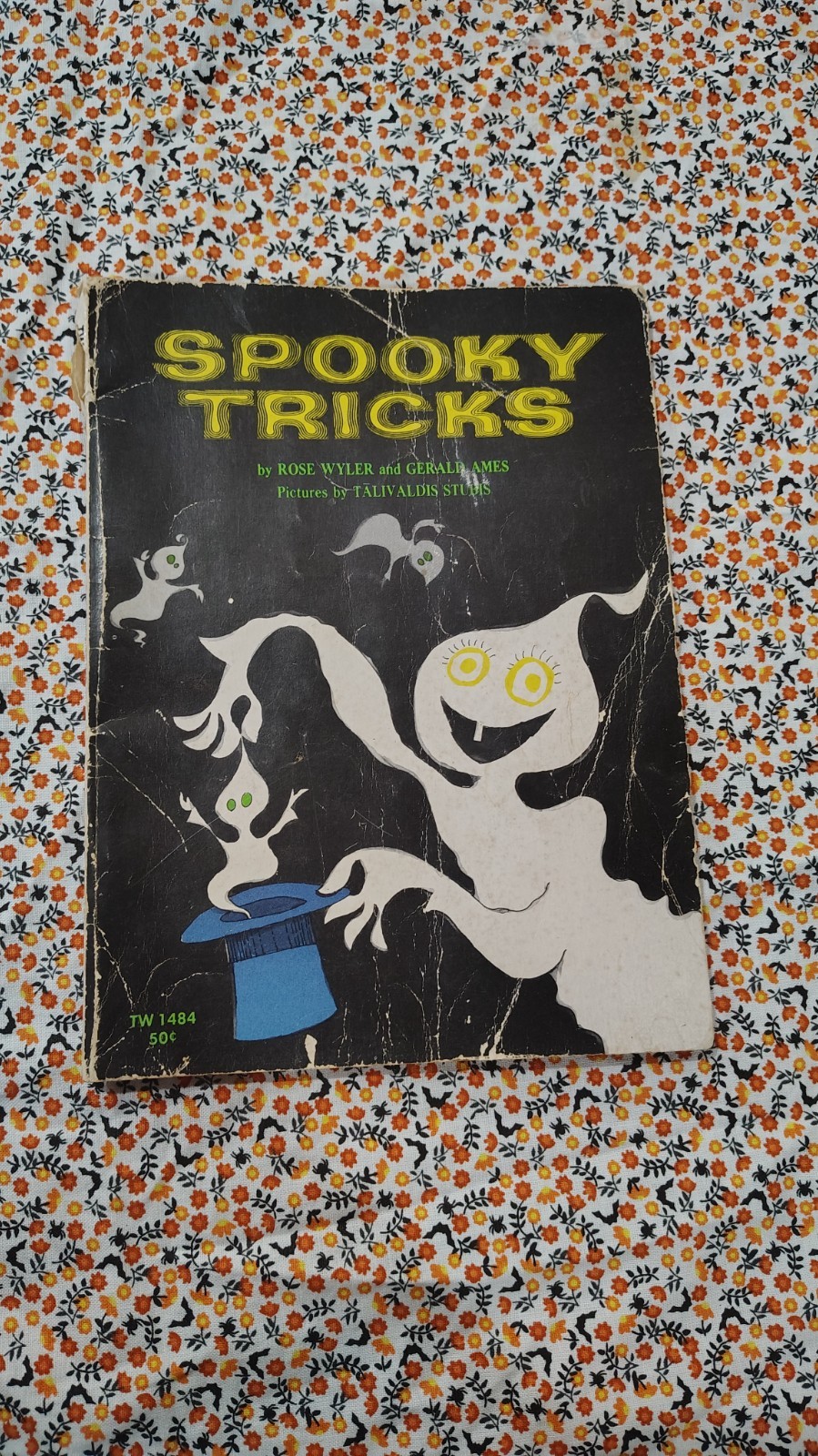 Spooky Tricks By Rose wyler And gerald Ames vintage paperback 1969 Halloween