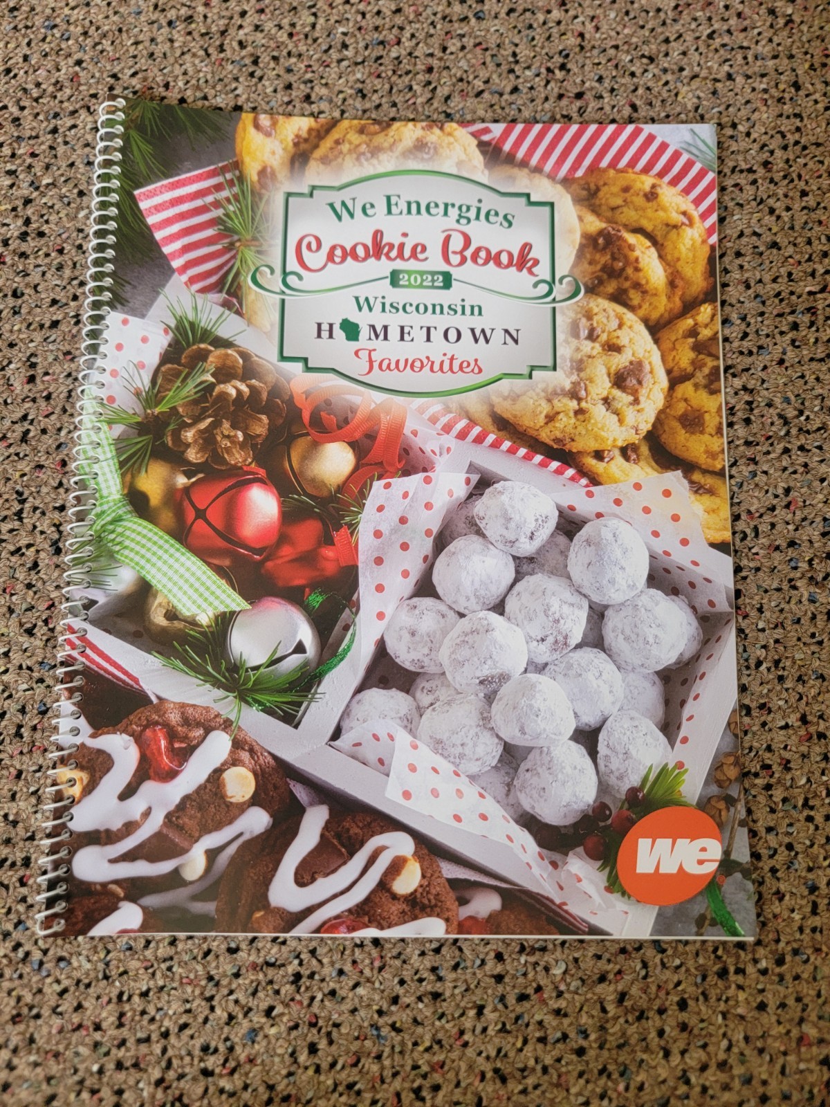 Lot Of 10 WE Energies Christmas Cook Books