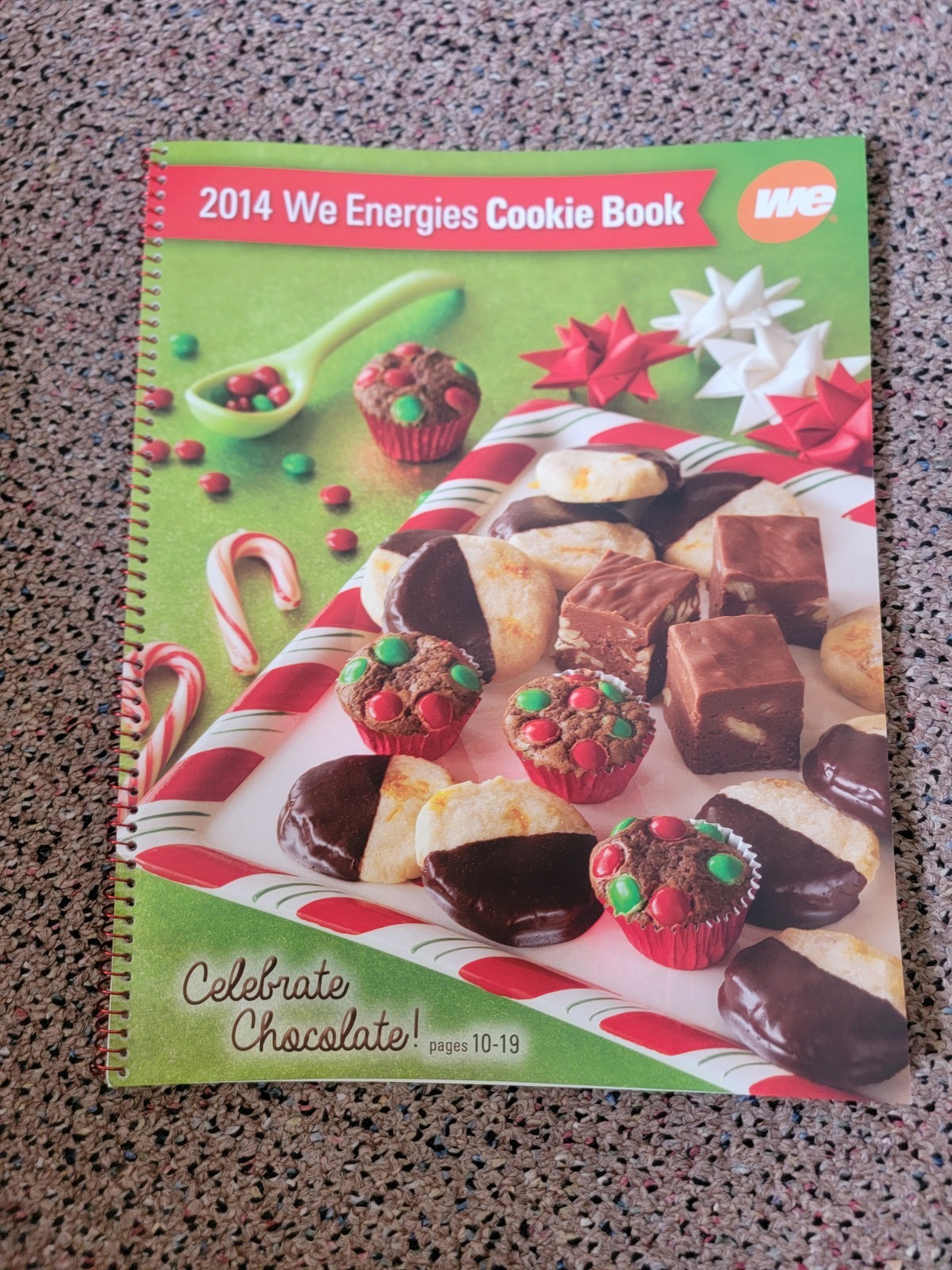 Lot Of 10 WE Energies Christmas Cook Books