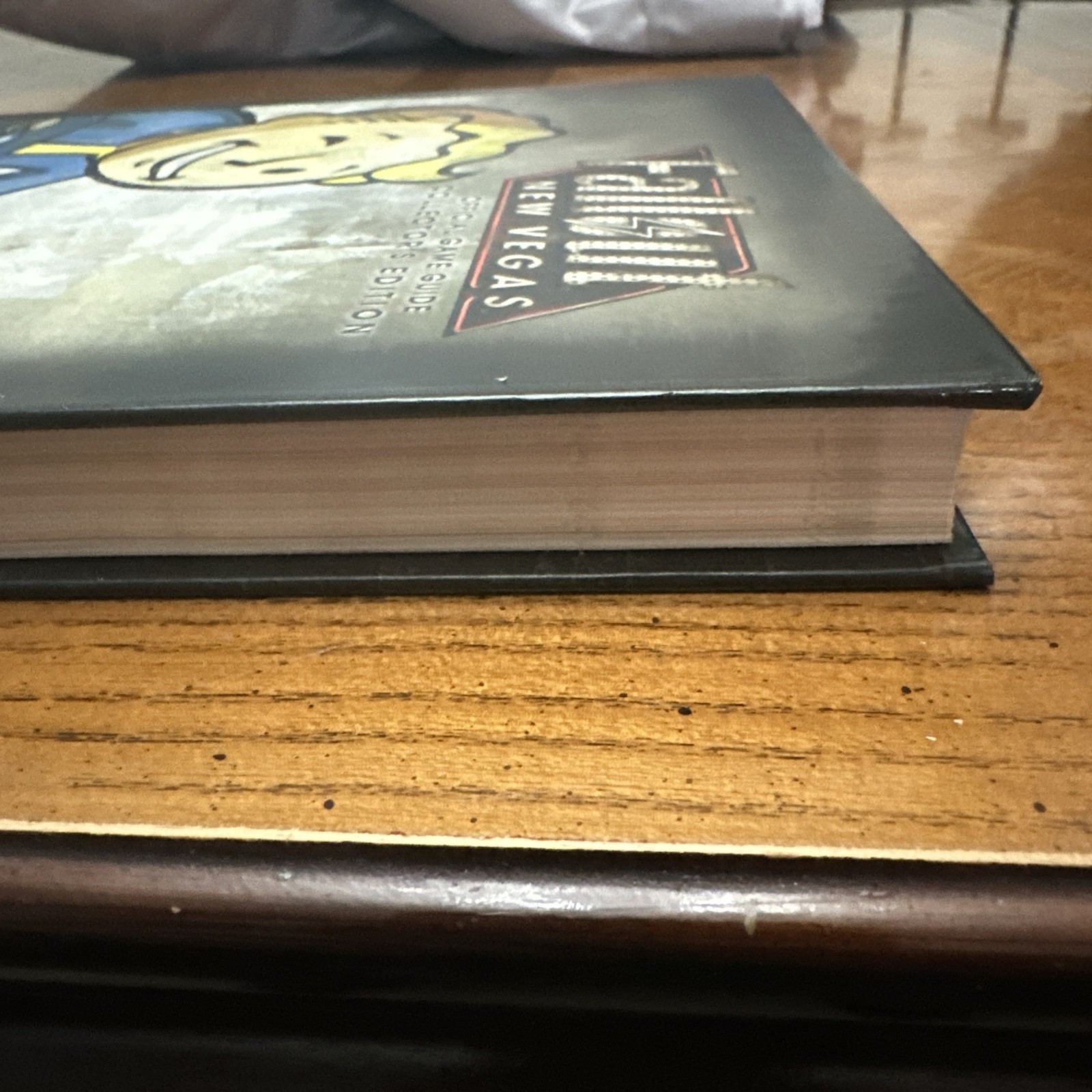 Fallout: New Vegas Collector’s Edition Prima Official Game Guide w/ Poster