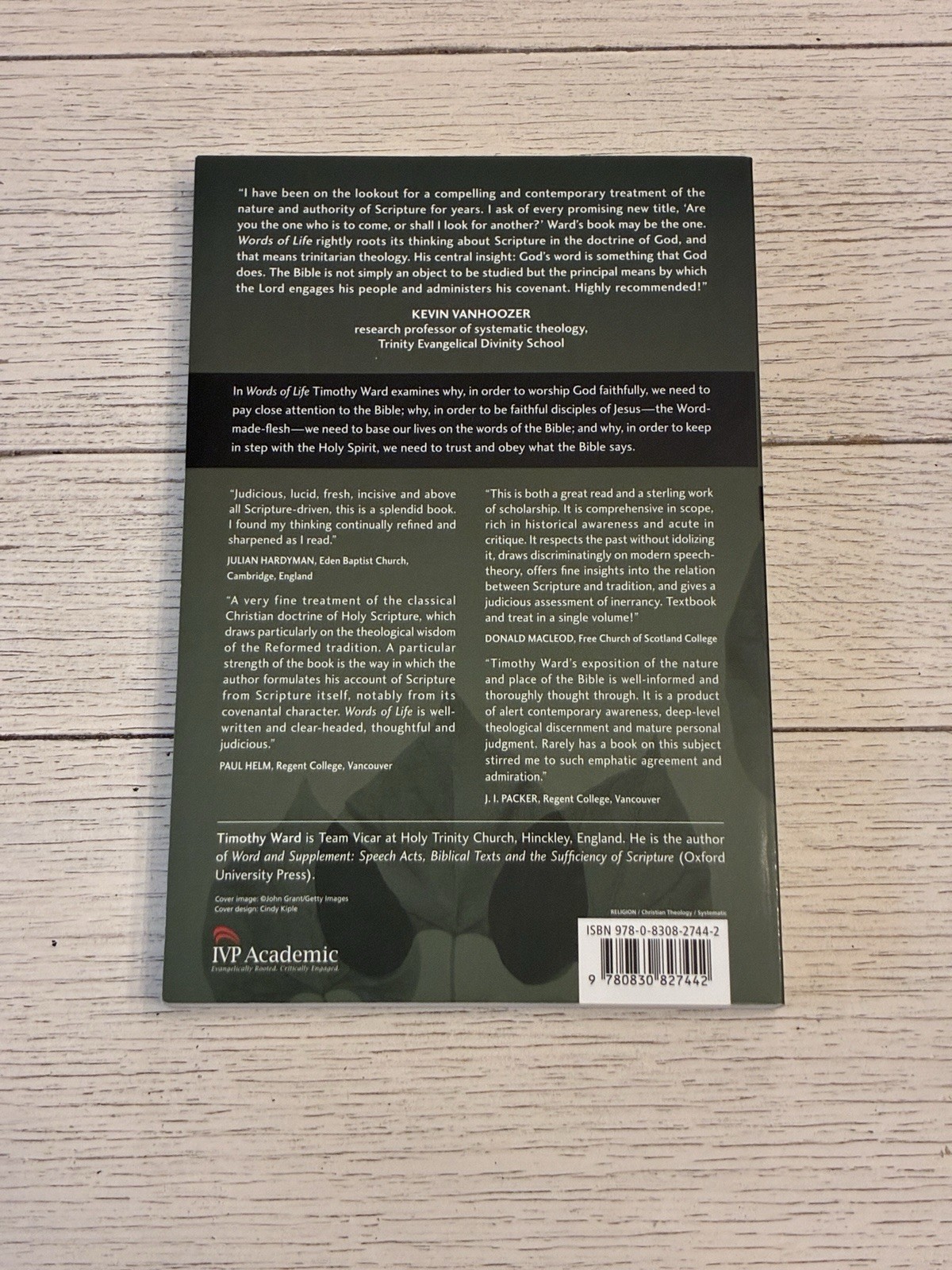 Words of Life: Scripture as the Living and Active Word of God by Timothy Ward