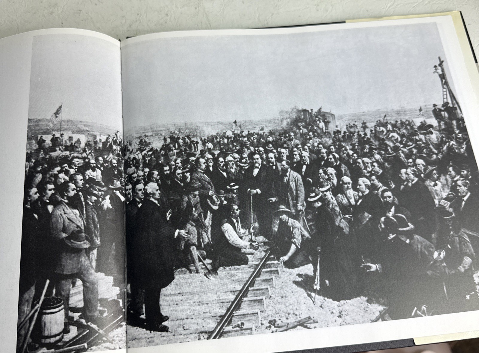 Making ‘ Tracks. The Story of the Transcontinental Railroad 210 Pages 1975