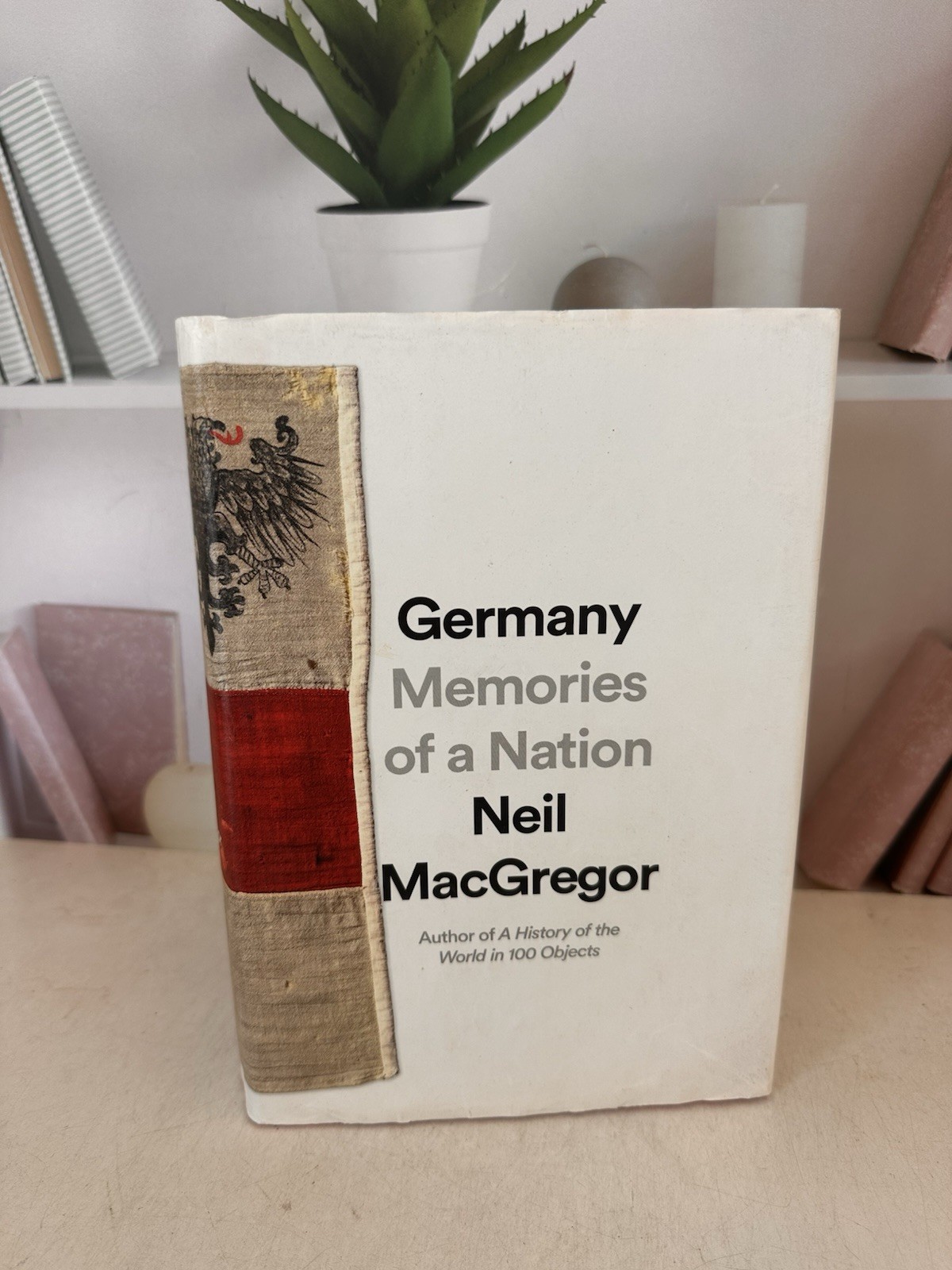 Germany: Memories of a Nation – Paperback By MacGregor, Neil – GOOD