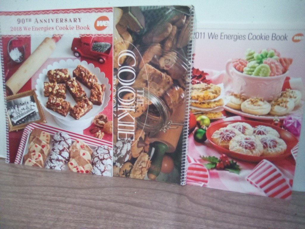 6 WE Energies Cookie Cooky Cookbook Lot 1998-2023