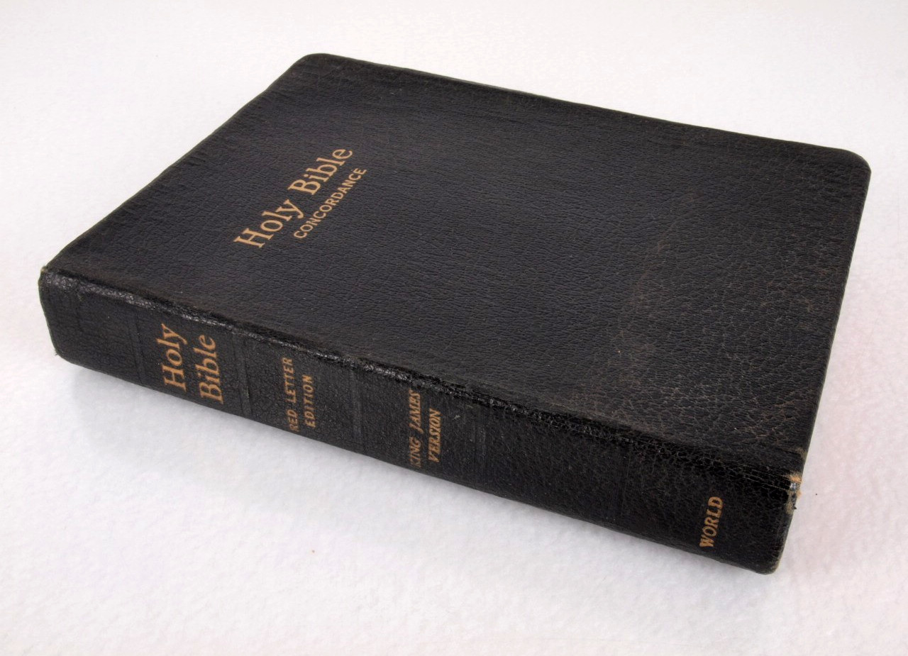 Holy Bible King James Version KJV World Publishing Vintage Red Letter 7.5 x 5.5″