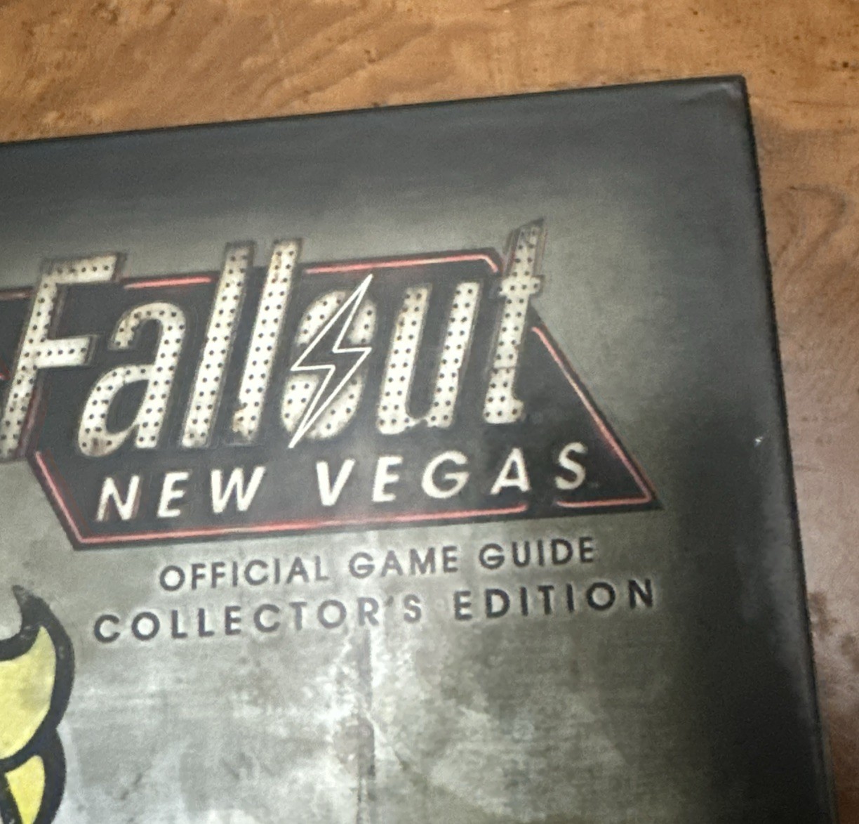 Fallout: New Vegas Collector’s Edition Prima Official Game Guide w/ Poster