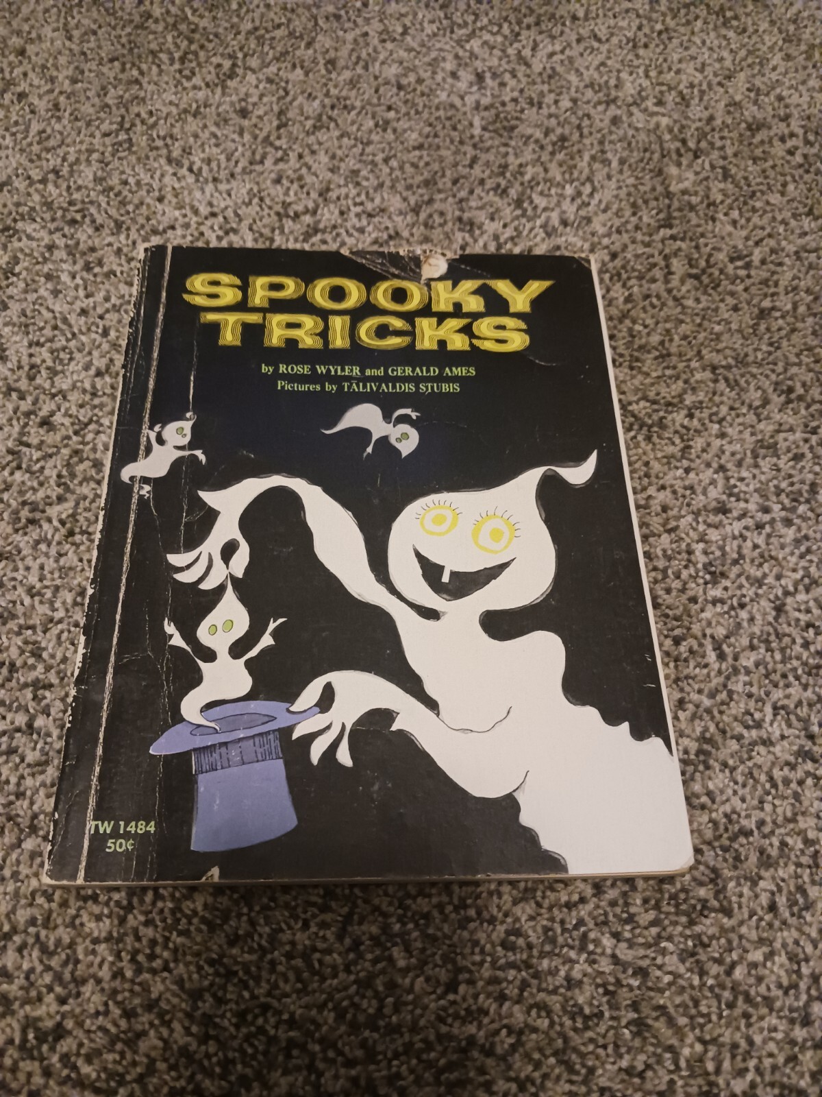 Spooky Tricks By Rose Wyler And Gerald Ames Vintage Scholastic Book TW 1484