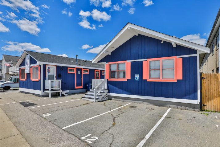 Salty Oyster Inn – Hampton Beach, NH – Vacation Rental – Motel Thumbnail