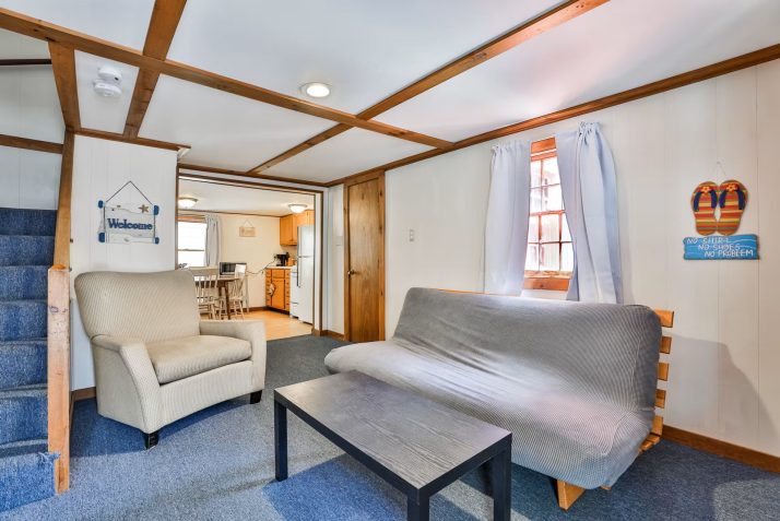 Salty Oyster Inn – Hampton Beach, NH – Vacation Rental – Motel Thumbnail