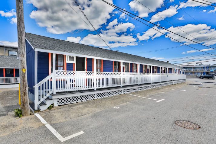 Salty Oyster Inn – Hampton Beach, NH – Vacation Rental – Motel Thumbnail