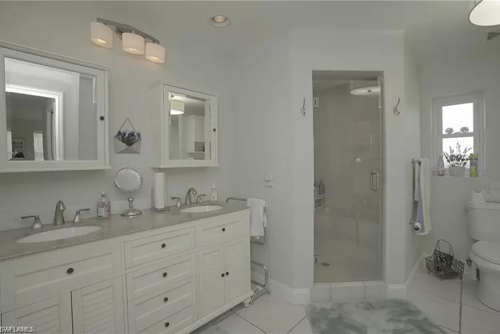4666 Ashton Ct., Naples Florida – Royal Wood, Vacation Rental Thumbnail