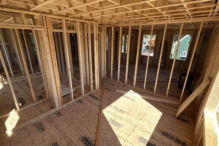 20 Mount Pleasant Ave. Dracut, MA – FOR SALE Thumbnail