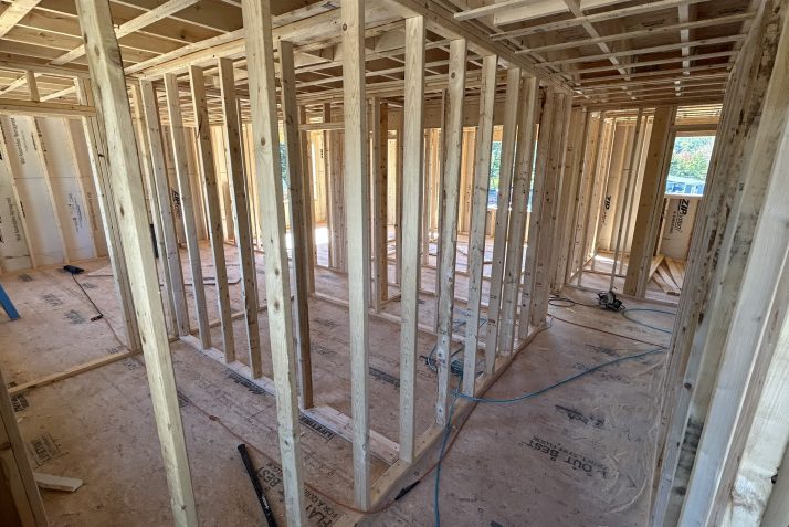 20 Mount Pleasant Ave. Dracut, MA – FOR SALE Thumbnail