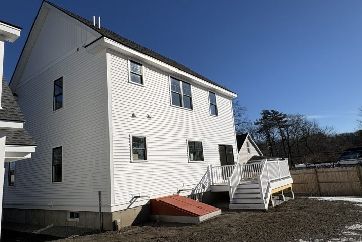 20 Mount Pleasant Ave. Dracut, MA – FOR SALE Thumbnail