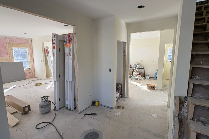 20 Mount Pleasant Ave. Dracut, MA – FOR SALE Thumbnail