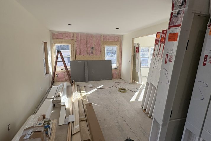 20 Mount Pleasant Ave. Dracut, MA – FOR SALE Thumbnail