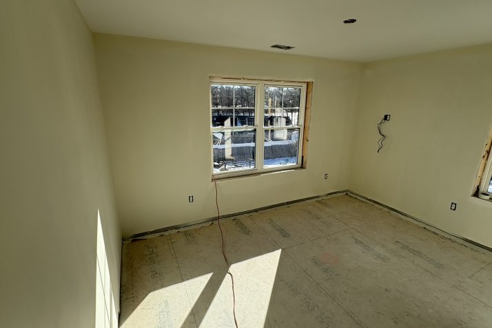 20 Mount Pleasant Ave. Dracut, MA – FOR SALE Thumbnail