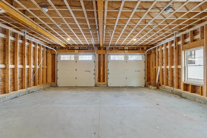 20 Mount Pleasant Ave. Dracut, MA – FOR SALE Thumbnail