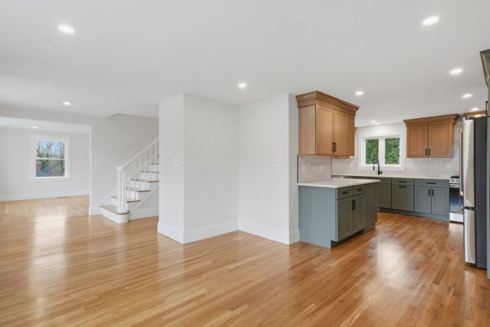 105 Stafford Road Lowell, MA – For Sale Thumbnail